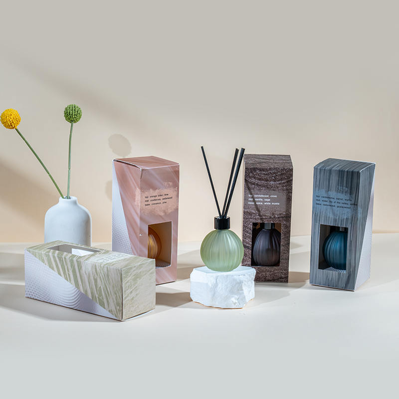 Bulbo de vidro pequeno com listras verticais evaporando garrafa difusor de palheta - fabricante de difusor de palheta de perfume doméstico