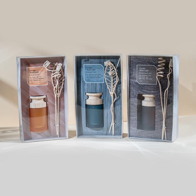Difusor de palheta premium em frasco de vidro cilíndrico alto com difusor de aroma em bastão de madeira