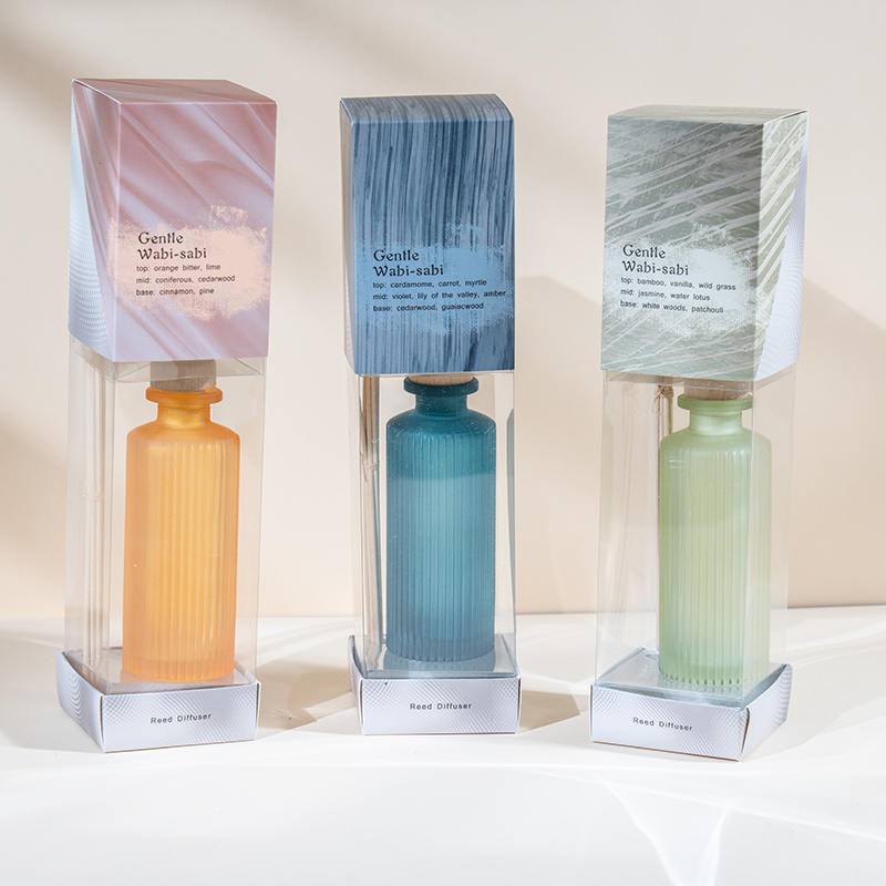 Fabricante de óleo difusor de aroma e difusor de palheta de garrafa de vidro redonda com listra vertical alta