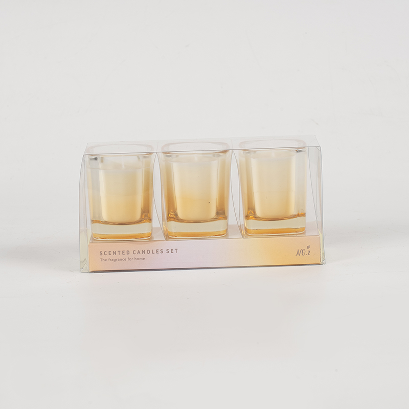 Conjunto de 3 velas quadradas com cor gradiente