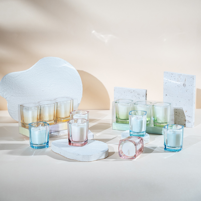 Conjunto de 3 velas quadradas com cor gradiente