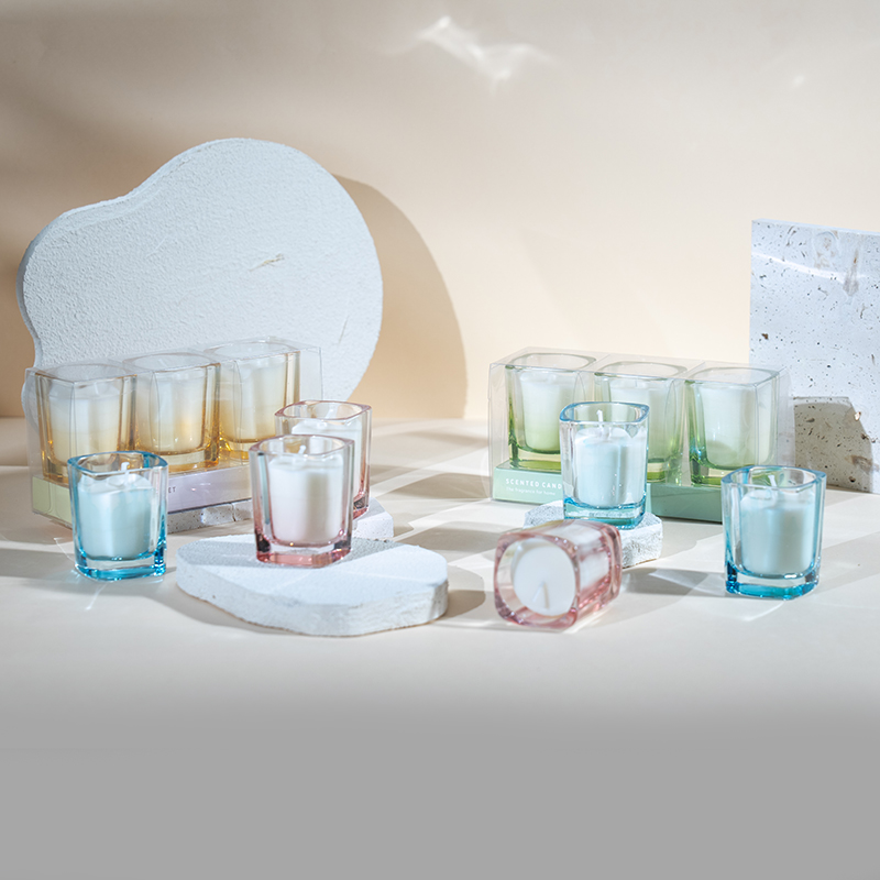 Conjunto de 3 velas quadradas com cor gradiente