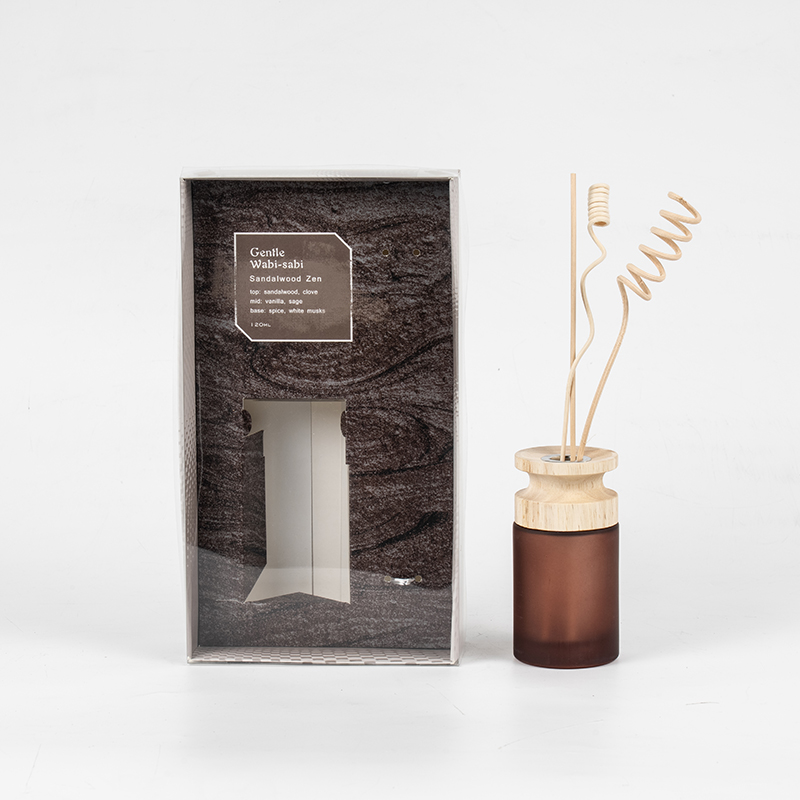 Difusor de palheta premium em frasco de vidro cilíndrico alto com difusor de aroma em bastão de madeira