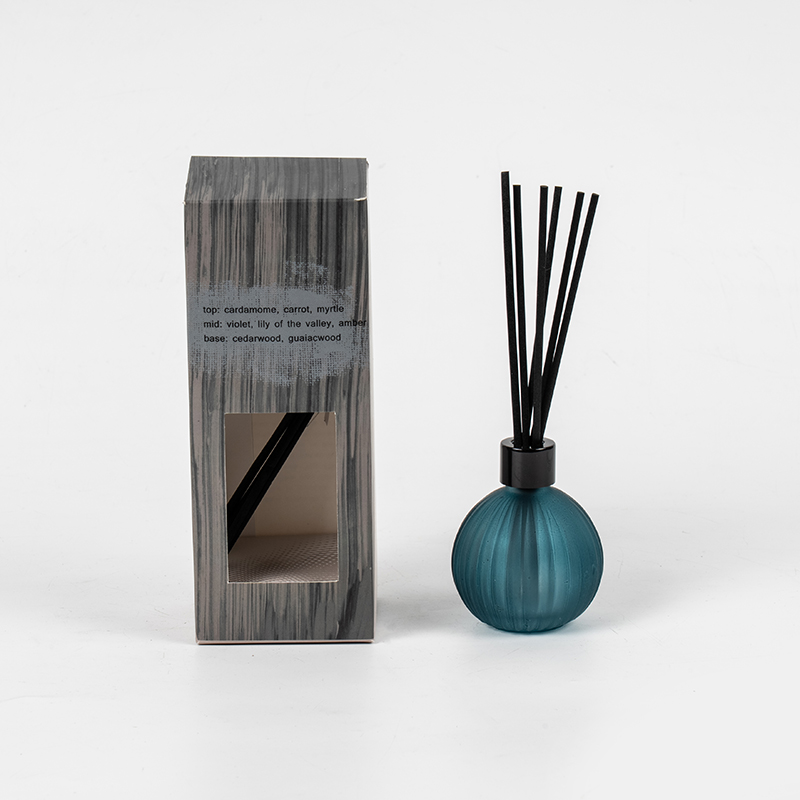 Bulbo de vidro pequeno com listras verticais evaporando garrafa difusor de palheta - fabricante de difusor de palheta de perfume doméstico